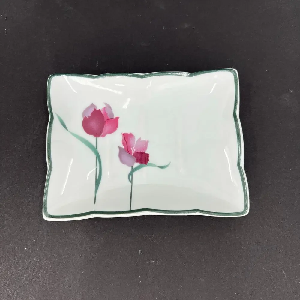 1988 Diana by Andre Richard Co Japan tulips soap dish and toothbrush holder